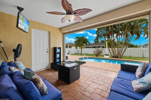 2115 15th Ter, Cape Coral, FL 33909-1761