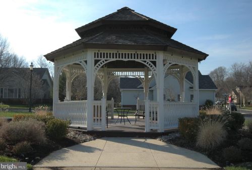 2033 Windrow Dr, Princeton NJ  08540-5023 exterior