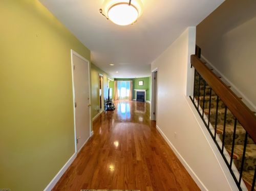 54 Stockton Ct, Greystone Park, NJ 07950-1284