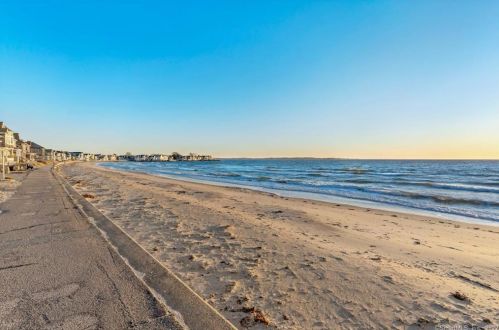 319 Shore Ave, Groton CT  06340-8844 exterior