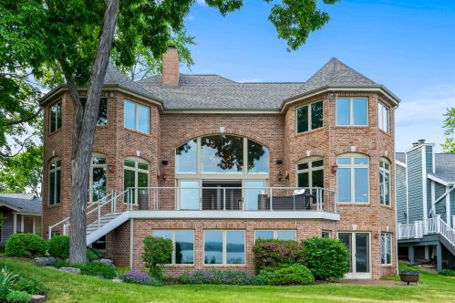 2713 Burries Rd, Chenequa WI  53029-9352 exterior