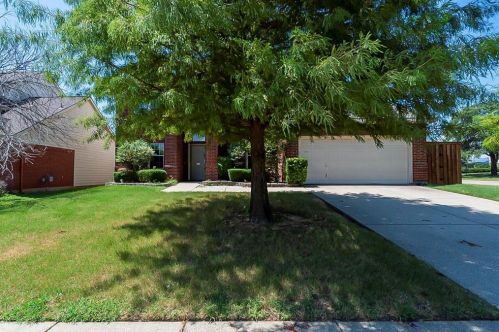 3500 Mustang Dr, Denton TX  76210-0344 exterior