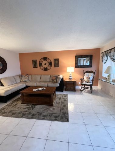 212 Andover I, West Palm Beach, FL 33417-2618