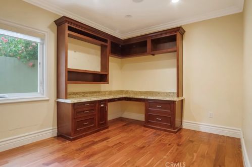 6635 Matilija Ave, Van Nuys CA 91402-5430 exterior