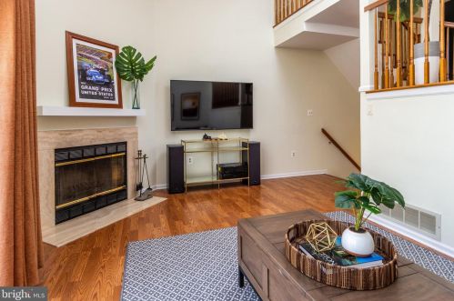 65 Shrewsbury Pl, Princeton NJ  08540-6314 exterior