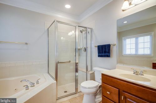 9517 Moonen Bay Ln, Bristow VA  20136-3515 exterior