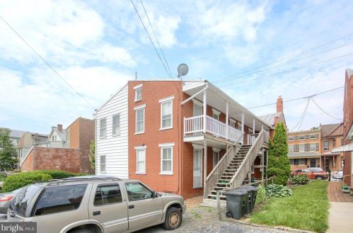 139 Pitt St, Carlisle PA  17013-2336 exterior