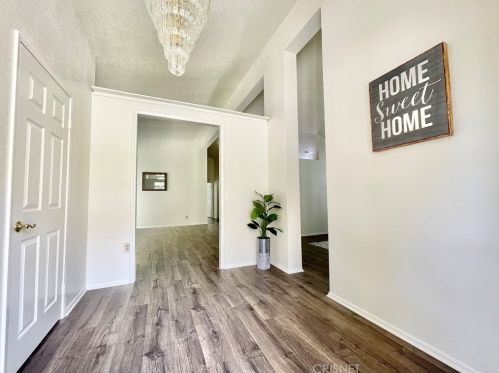 28103 Vista View Dr, Santa Clarita, CA 91351-5710
