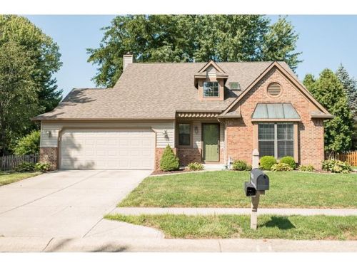 10676 Northhampton Dr, Fishers, IN 46038-2658