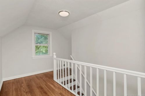 123 Woodland Dr, Milford CT  06460-5029 exterior