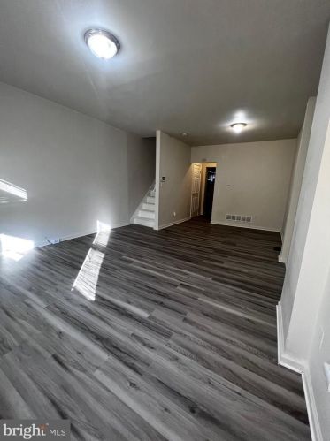 402 Adams St, Wilmington DE  19801-2017 exterior