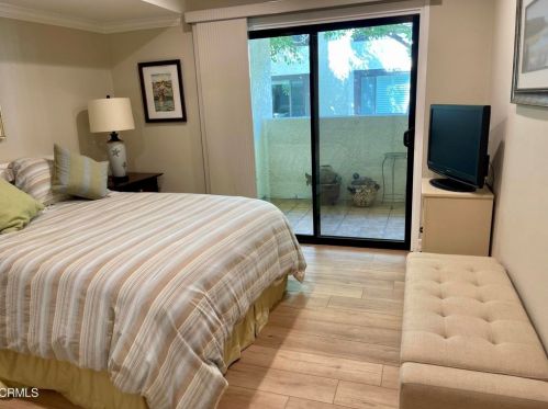 2043 Majorca Dr, Oxnard CA exterior