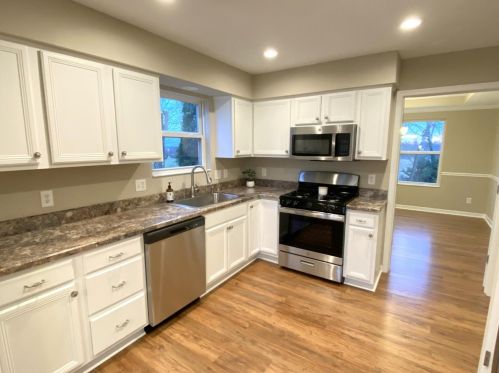 10320 Fay Ln, Cincinnati, OH 45251-1182