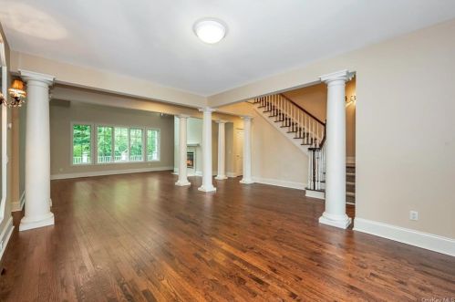 1 Copper Beech Cir, New Rochelle NY  10804-2543 exterior