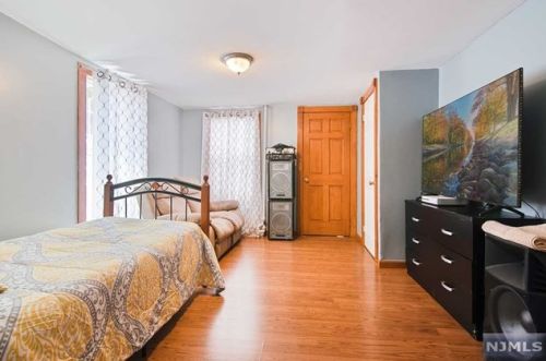 162 Summer Ave, Newark NJ  07104-2614 exterior