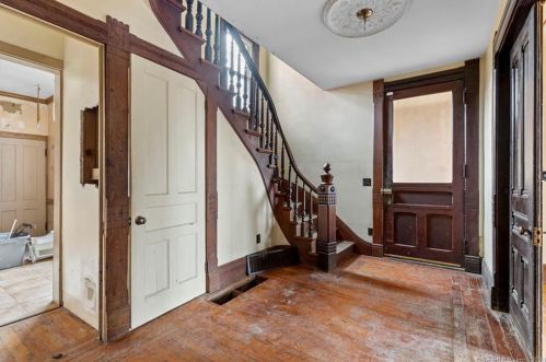 77 Vauxhall St, United States Coast Guard Ac CT  06320-5333 exterior