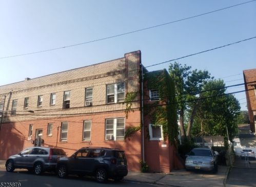 470 Union Ave, Irvington NJ  07111-2837 exterior