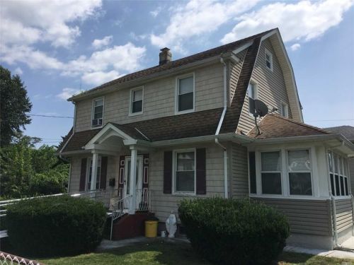 235 Nicholai St, Hicksville, NY 11801-3827