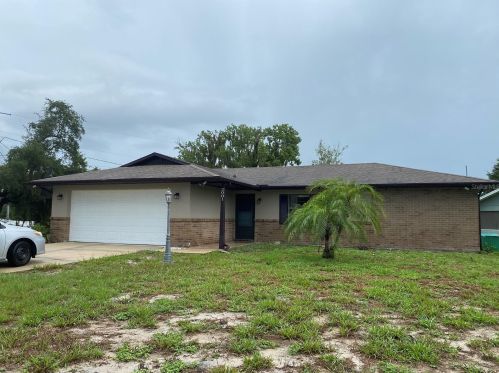 2001 Quintilis Ct, Deltona, FL 32738-2948