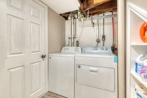 2381 Yorktown St, Rockville Centre NY  11572-1717 exterior