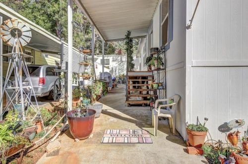 10 Wendy Cir, Grass Valley CA  95945-7037 exterior