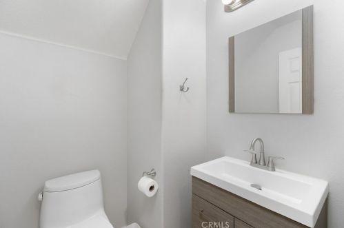 5748 Pinyon Pine Dr, Orange CA  92869-6006 exterior