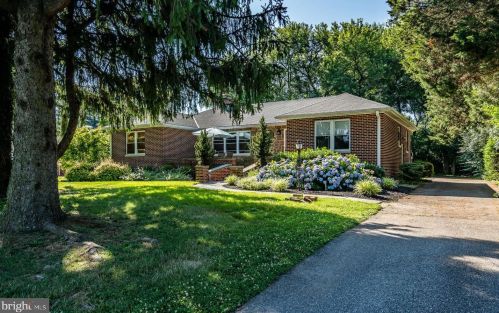14 Holly Ln, Wilmington, DE 19807-1206
