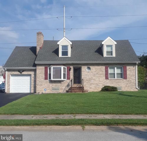 18 Hewlett Ave, New Castle, DE 19720-3626