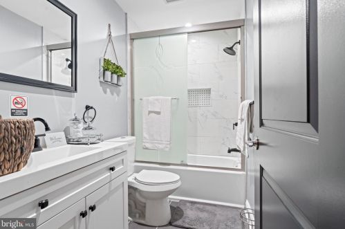 322 42 St, Philadelphia PA 19104-4062 exterior