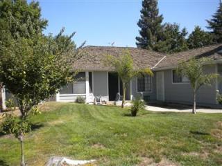 6548 Tracy Ave, Fresno, CA 93722-2901