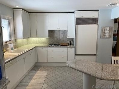 160-21 78th St, Jamaica, NY 11414-1044