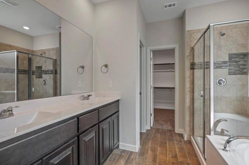 900 Nelson Pl, Burleson TX  76028-6834 exterior