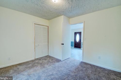 34 King David Dr, Linden VA  22642-6323 exterior