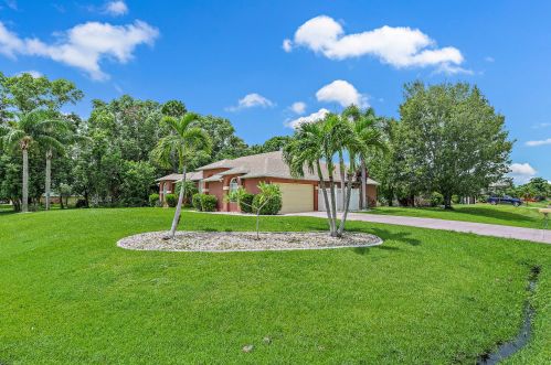 539 Nome Dr, Fort Pierce, FL 34984-8904