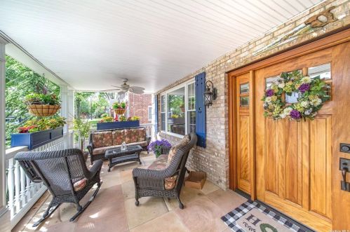 6 Pansy Ave, Floral Park, NY 11001-2610