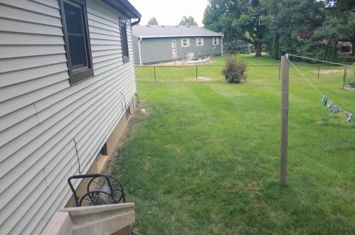 2326 Pawnee Dr, London OH  43140-9018 exterior