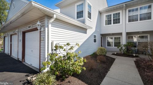 2403 Lynbrooke Dr, Yardley, PA 19067-7272