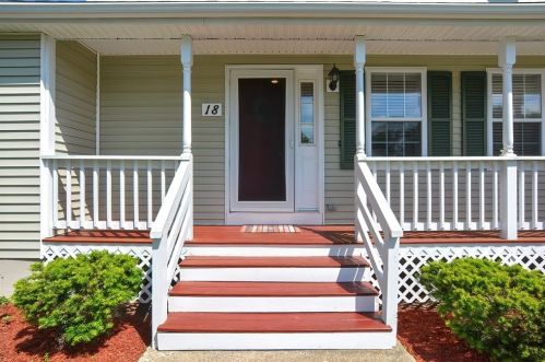 18 Heritage Path, Millis, MA 02054-1750