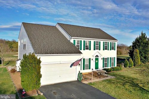 164 Pebble Beach Dr, Charles Town WV  25414-4074 exterior