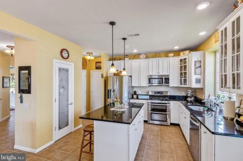 713 Village Ave, Collegeville PA  19426-4168 exterior