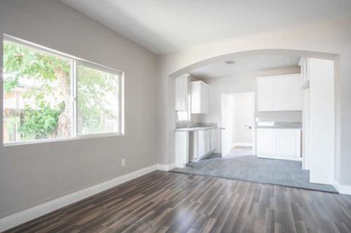 285 Murry St, Porterville, CA 93257-4025