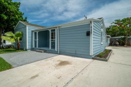 520 45th St, West Palm Beach, FL 33407-2926