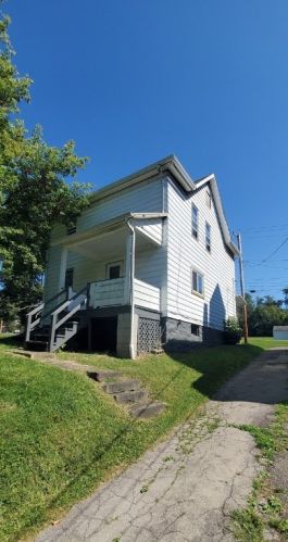 636 Ray St, New Castle PA  16101-4240 exterior