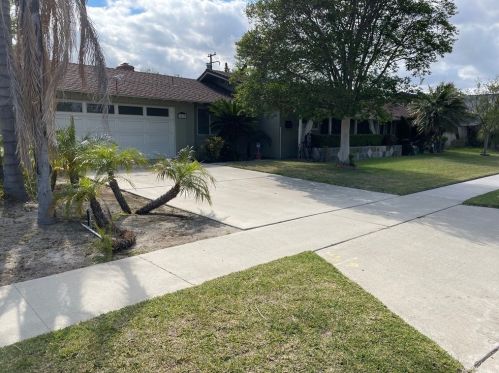1437 Hacienda St, Anaheim, CA 92804-5568