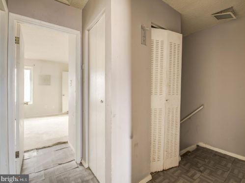 2238 Southgate Sq, Herndon VA  20191-1229 exterior