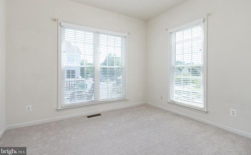 15055 Clementine Way, Haymarket VA  20169-3319 exterior