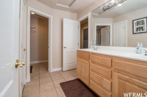 201 Shadow Point Dr, Saint George, UT 84770-8012
