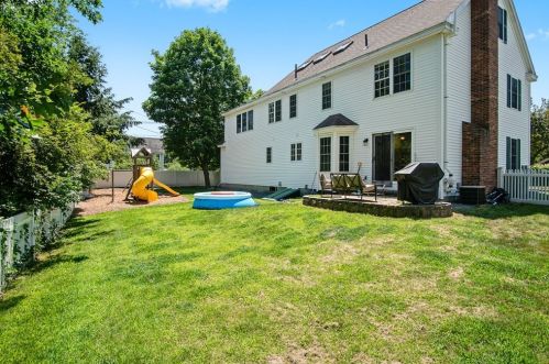1 Sarah Ln, Maynard, MA 01754-2175