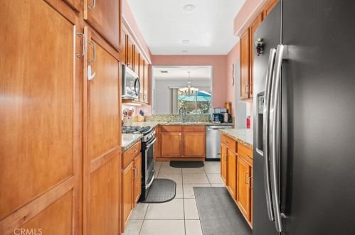 23860 Toscana Dr, Santa Clarita CA  91354-3015 exterior