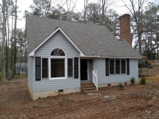3226 Wicker St, Sanford, NC 27330-9637